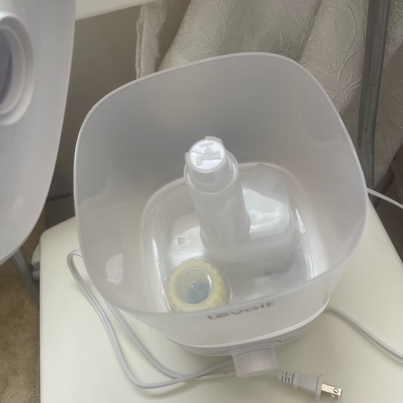 Humidifier - Picture 2 of 3